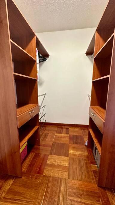 City Escape, Brand New Flat With Wooden Accent In Upper Class Neighborhood In Bogota Luaran gambar